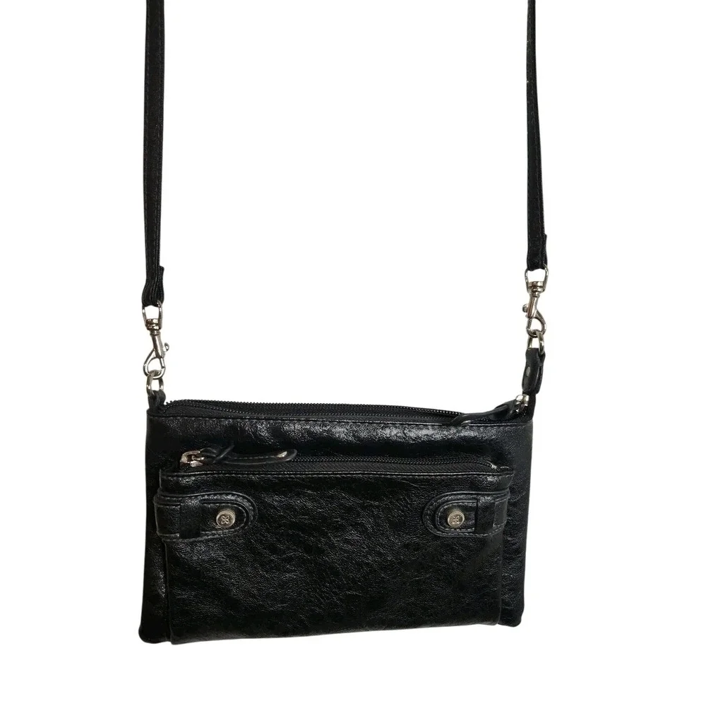 Relic Womens Black Distressed Faux Leather Crossbody Bag Silver Hardware Purse‎